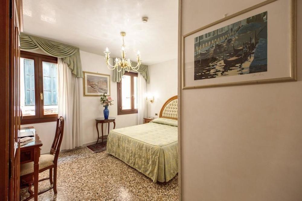 Hotel Antica Casa Carettoni Venecia Exterior foto